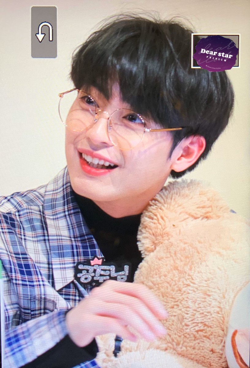 dearstar0204's tweet photo. 200104 팬미팅 4부 

역시 갓경👍🏻

#신준섭 #준섭 https://t.co/uLDHQsthlE