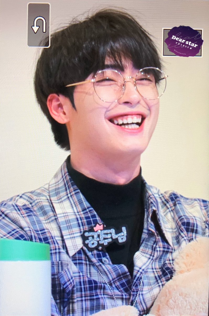 dearstar0204's tweet photo. 200104 팬미팅 4부 

역시 갓경👍🏻

#신준섭 #준섭 https://t.co/uLDHQsthlE