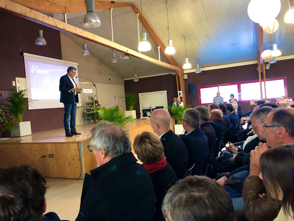 Lucbouard's tweet photo. J’adresse mes sincères #remerciements à Gérard Rivoisy, #Maire qui oeuvre pour ses #habitants depuis 40 ans! Sa vive participation aux #projets de la vie de sa #commune ont fait de #Nesmy une commune #AggloYonnaise vivante où il fait bon vivre! @larochesuryonfr #Vendée #lrsy https://t.co/VN8CK9MqGG