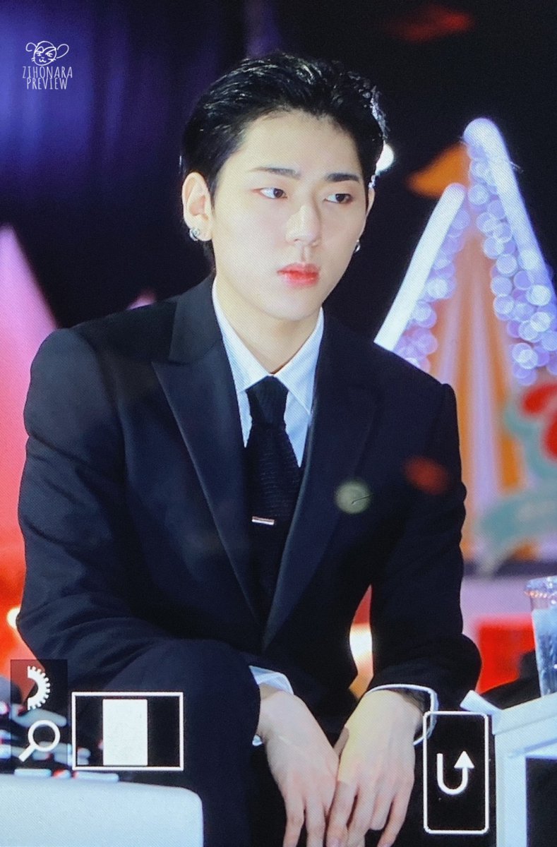 ZIHONARA's tweet photo. 200104 골든디스크어워즈
#ZICO #지코 #지호 #우지호 #지아코

@ZICO92 냉.미.남.장.난.없.다. https://t.co/9vZAirh39M