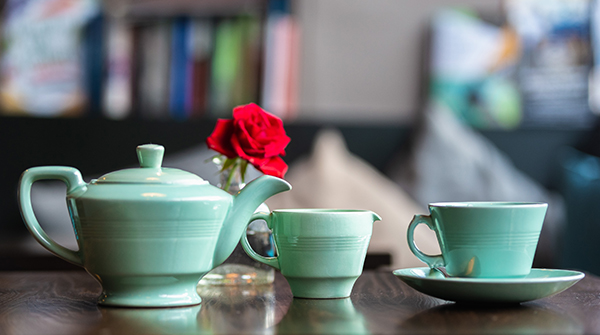 cabinetrooms's tweet photo. We serve luxury @cantontea in vintage crockery so you can treat yourself to a nice cup of tea, at any time of the day or evening. #tea #moretea #woodsware #cantontea #cupoftea https://t.co/lMXNDtG9ga