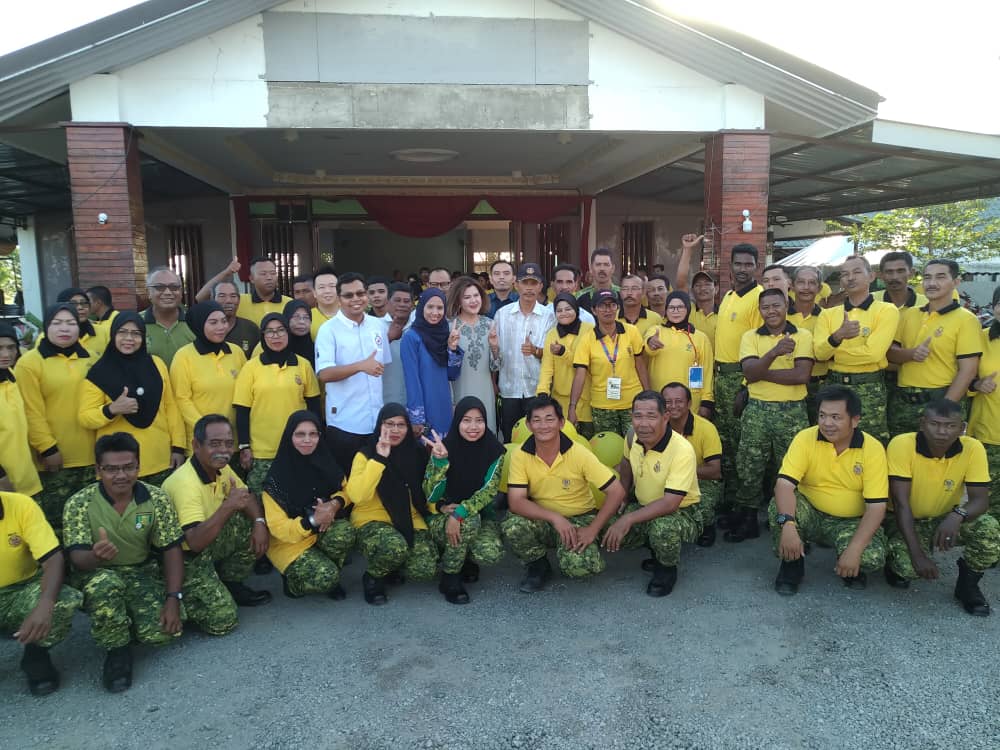 RELA_KOTASETAR's tweet photo. PERJUMPAAN PEGAWAI BERSAMA ANGGOTA DAN MAJLIS PENYAMPAIAN CEK INSURAN BERKELOMPOK KHAIRAT KEMATIAN RELA DAERAH KOTA SETAR

Tarikh: 3 Januari 2020 (Jumaat)
Masa  : 5.00 Petang
Tempat : Dewan Anjung Kuala, Restoran Ikan Bakar Anjung Kuala, Kuala Kedah, Kedah https://t.co/yklTtTvYzw