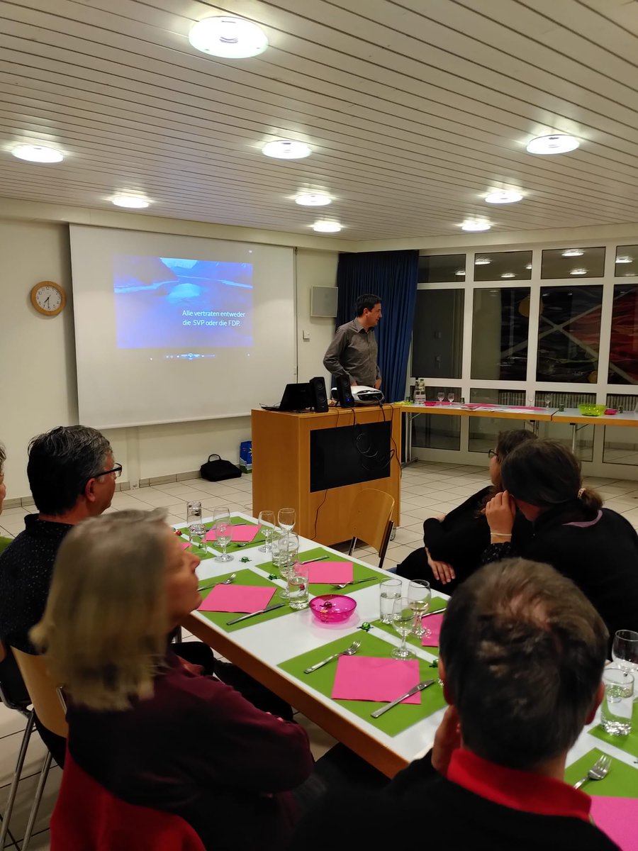 Gruene_Glarus's tweet photo. Wir sind mit viel Schwung und dem jährlichen Mitgliedertreffen ins neue Jahr gestartet. Wir haben nicht nur die Vorzüge des #Ziger erfahren, sondern auch die ersten Geschichten aus #Bundesbern von unserem Ständerat Mathias Zopfi! Wir sind gespannt auf mehr 💪😃🌍💚 https://t.co/AKJtgYeIxA