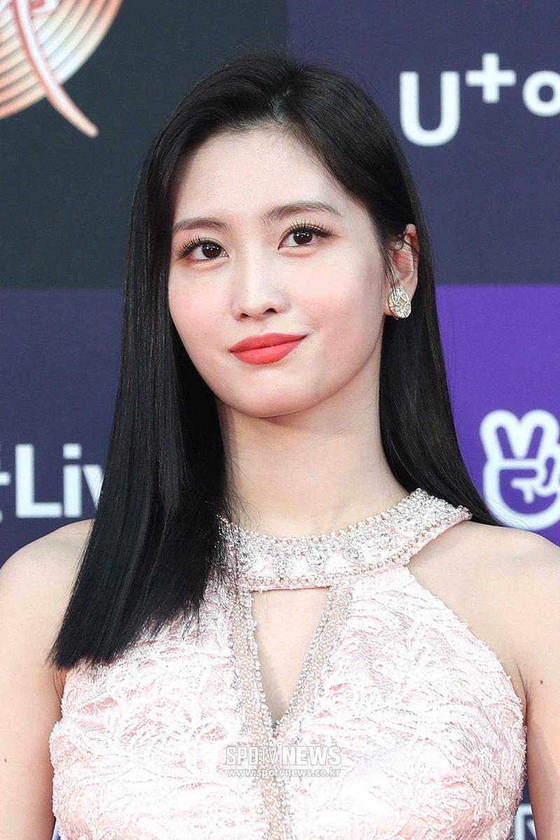 hmomoarchive's tweet photo. You did great today bb ❤️

#MOMO #모모 #モモ #TWICE #트와이스 #GoldenDiscAwards #2020 #kpop @JYPETWICE https://t.co/D9IZZLWVNB