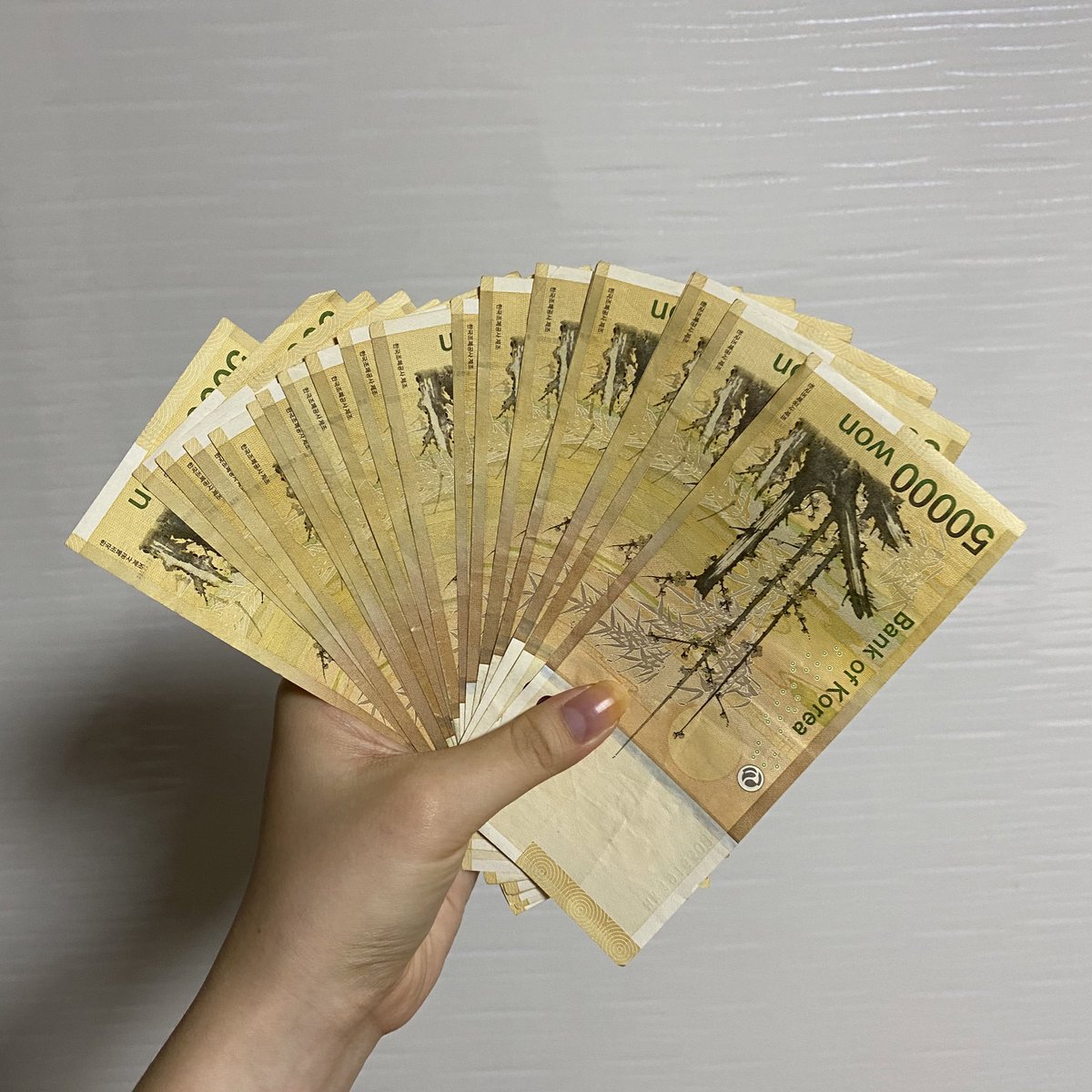 uGeNuZwX2y5O2WX's tweet photo. 나도 돈 받고싶다 https://t.co/maGwVjUApG