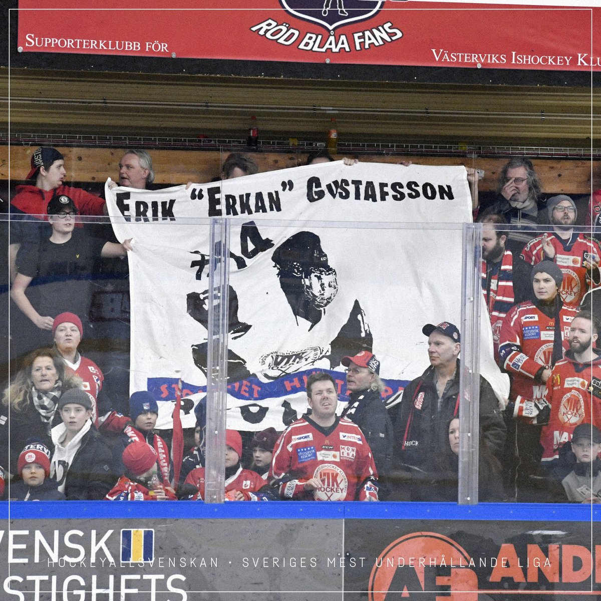 HockeyAllsvenskan (@hockeyallsvensk) on Twitter photo Erik Gustafsson hyllas av <a href="/VasterviksIK/">Västerviks IK</a>-fansen för att ha spelat 300 tävlingsmatcher i klubben!
📷 Ilkka Ranta, Frilansfotograferna
#twittpuck #hockeyallsvenskan Erik Gustafsson hyllas av <a href="/VasterviksIK/">Västerviks IK</a>-fansen för att ha spelat 300 tävlingsmatcher i klubben!
📷 Ilkka Ranta, Frilansfotograferna
#twittpuck #hockeyallsvenskan