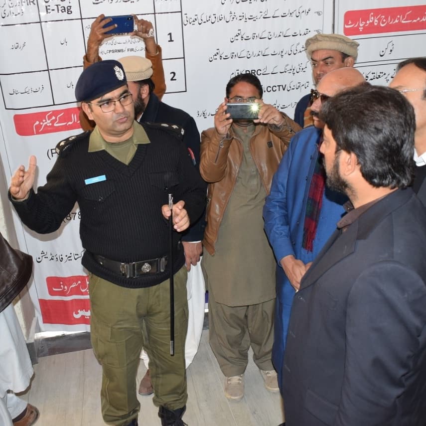 chakwal_police's tweet photo. چکوال پولیس
پنجاب کے24شہروں میں 29پولیس اسٹیشنز کی طرح تھانہ سٹی چکوال کو ماڈل تھانہ سٹی بنانے کا افتتاح بذریعہ ویڈیو لنک وزیر اعظم عمران خان نے کیا.
#punjabpolice #chakwalpolice #imrankhanPTI #SaturdayThoughts #modelpolice https://t.co/UJiuFtyOiW