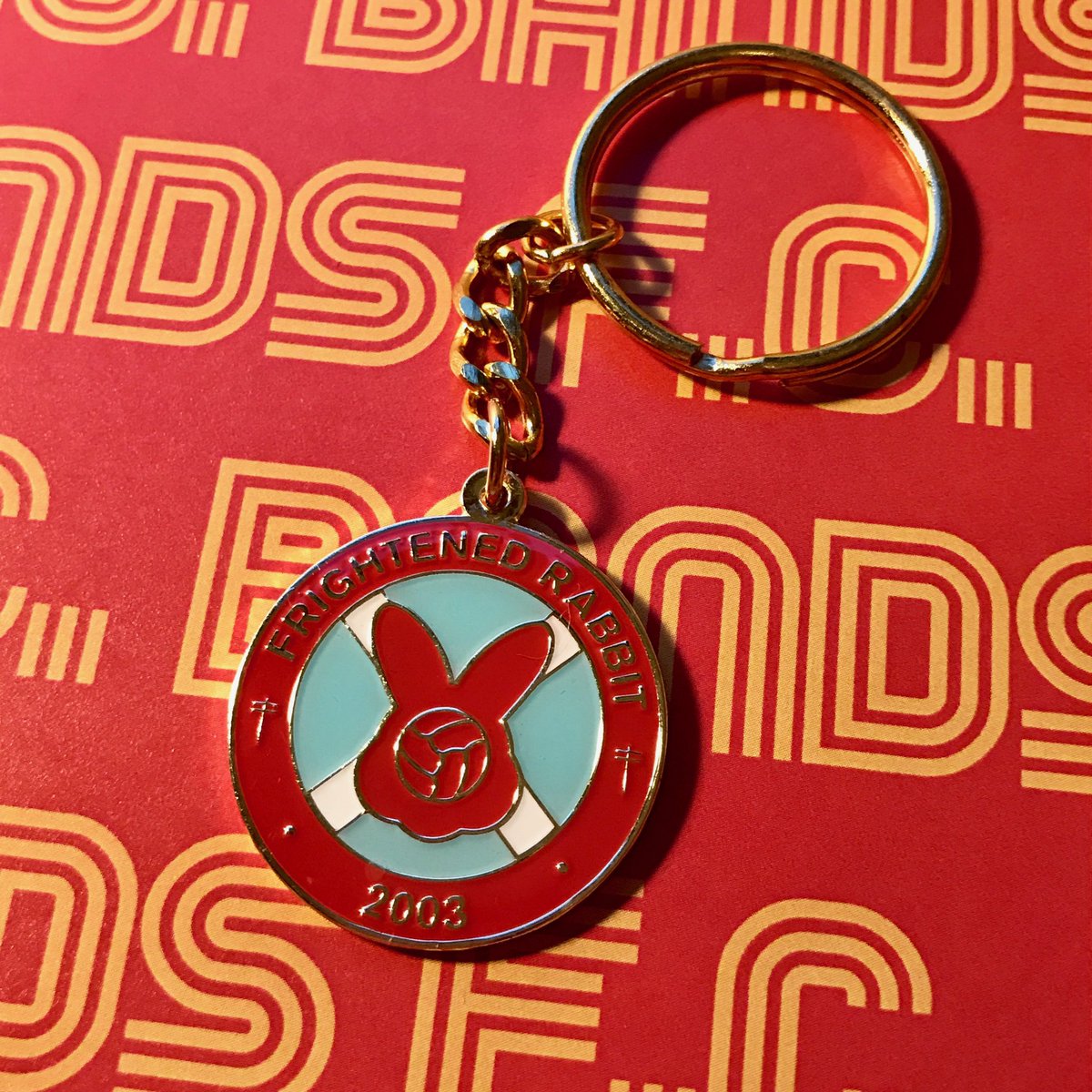 _Bands_FC's tweet photo. Retweet for a chance to win.
Two Frightened Rabbit limited edition key rings. One in home colours and one in away colours. Winner picked at random at 11am on Friday. They’ll then be available to buy from our online shop at noon on Friday. All proceeds to the Tiny Changes charity https://t.co/UxVFDUdZLM