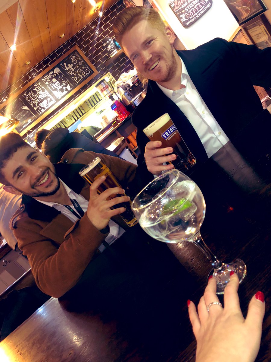 Bex_ERACU2's tweet photo. Beers with the boys post Saturday shift ... celebrating a 3 point jump to an 87 ESQI 🎉😅 Thats a 9 point jump in three months... which means next month is the 90🎊 #U5Alive #U562 #OneTeam #U5Interns https://t.co/257HEq6Xyg
