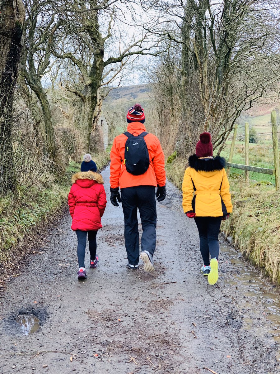 chris76brock's tweet photo. #Brocksontour 2020 π has begun! A rambling weekend @candmclub #Castleton club site. Today sees a 6 mile family hike up,around and down Mam Tor with a π celebration to finish. #makingmemories #swiftescape #motorhome @karen77brock https://t.co/KbcODaBeE6