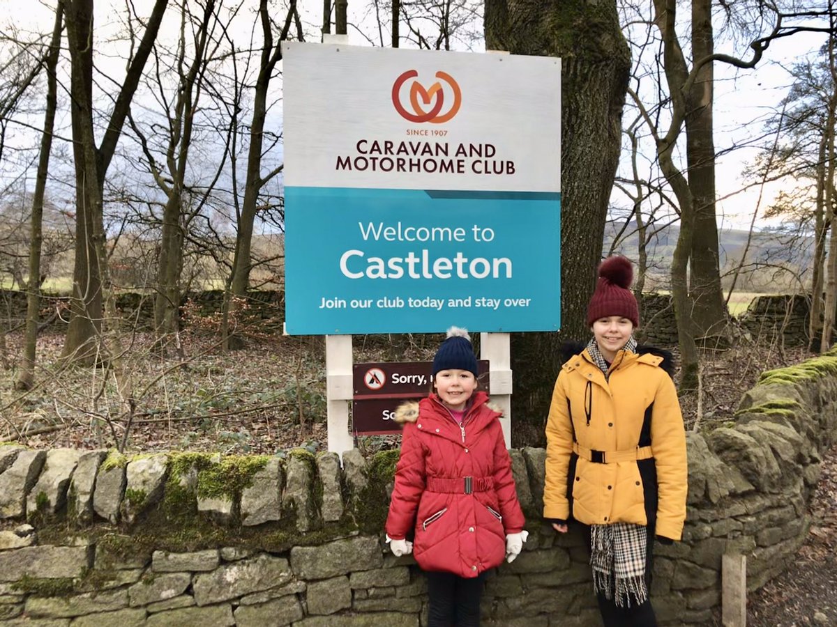 chris76brock's tweet photo. #Brocksontour 2020 π has begun! A rambling weekend @candmclub #Castleton club site. Today sees a 6 mile family hike up,around and down Mam Tor with a π celebration to finish. #makingmemories #swiftescape #motorhome @karen77brock https://t.co/KbcODaBeE6