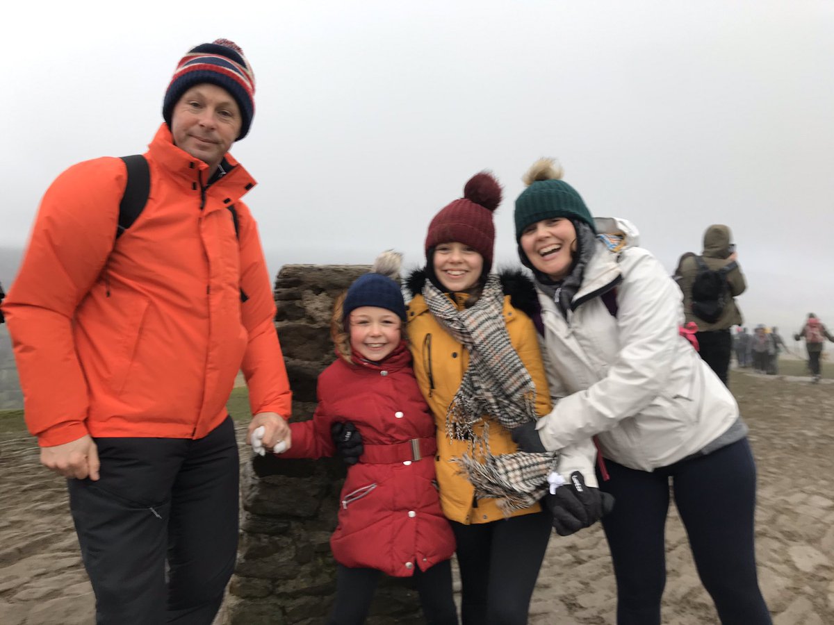 chris76brock's tweet photo. #Brocksontour 2020 π has begun! A rambling weekend @candmclub #Castleton club site. Today sees a 6 mile family hike up,around and down Mam Tor with a π celebration to finish. #makingmemories #swiftescape #motorhome @karen77brock https://t.co/KbcODaBeE6