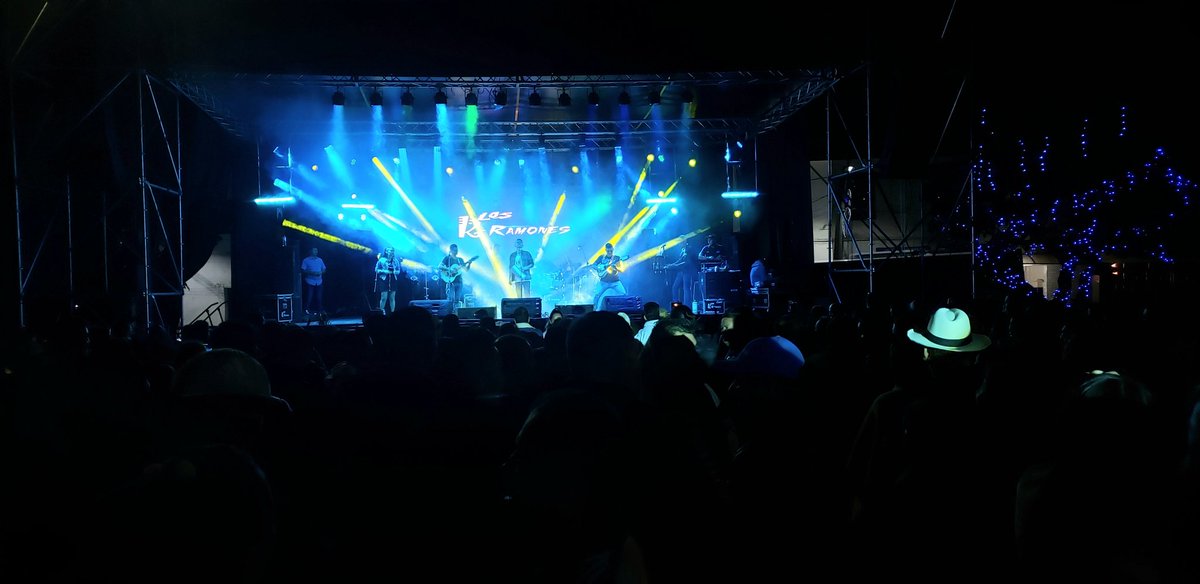 LosKRamones's tweet photo. Gracias mi Gente linda de #Boavita KRamoniamos de inicio a fin con toda la energía 💃🕺🎶 Nos vemos pronto 🔥
#BailaCarranga #LosKramones #Carranga #MusicaCarranguera #Parranda #tocaestudios #luchinisuarez https://t.co/KscuExrr4F