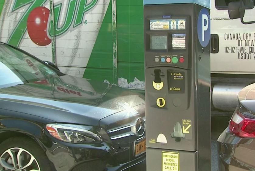 chris2x's tweet image. Parking Meters Across NYC Not Accepting Credit Cards, Were Never Programmed To Work In 2020 buff.ly/37ExJGB #oops #BadProgrammer