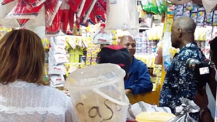 LaFuerzaLF's tweet photo. Estamos presentando una propuesta integral que traiga solución a los problemas de tránsito, de sanidad y comercial. 💪🦁 #DNSeguro #DNViable #DNVerde #DNInteligente https://t.co/S1PA7y3aMu