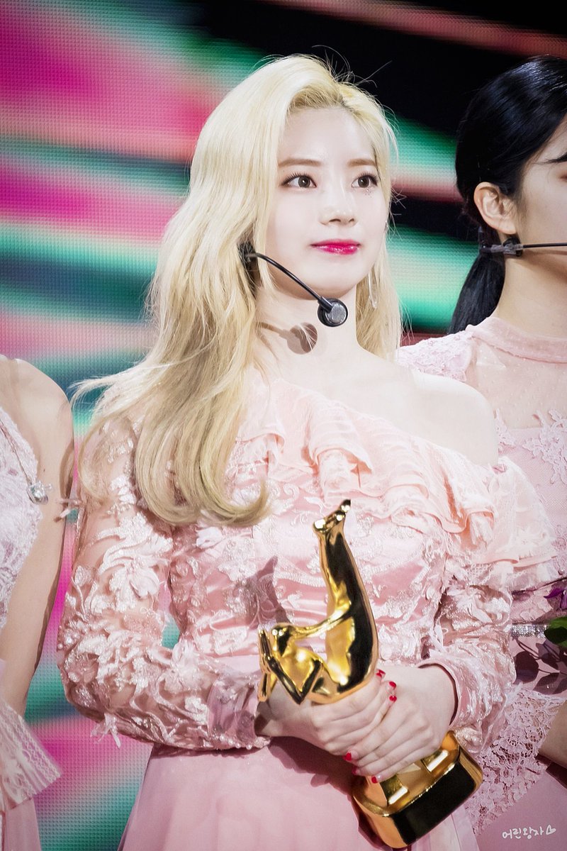 tofulike07's tweet photo. 200104 골든디스크 

골든디스크 음원 본상🏆

#다현 #DAHYUN 
#트와이스 #TWICE 
@JYPETWICE https://t.co/04V0kgMyud