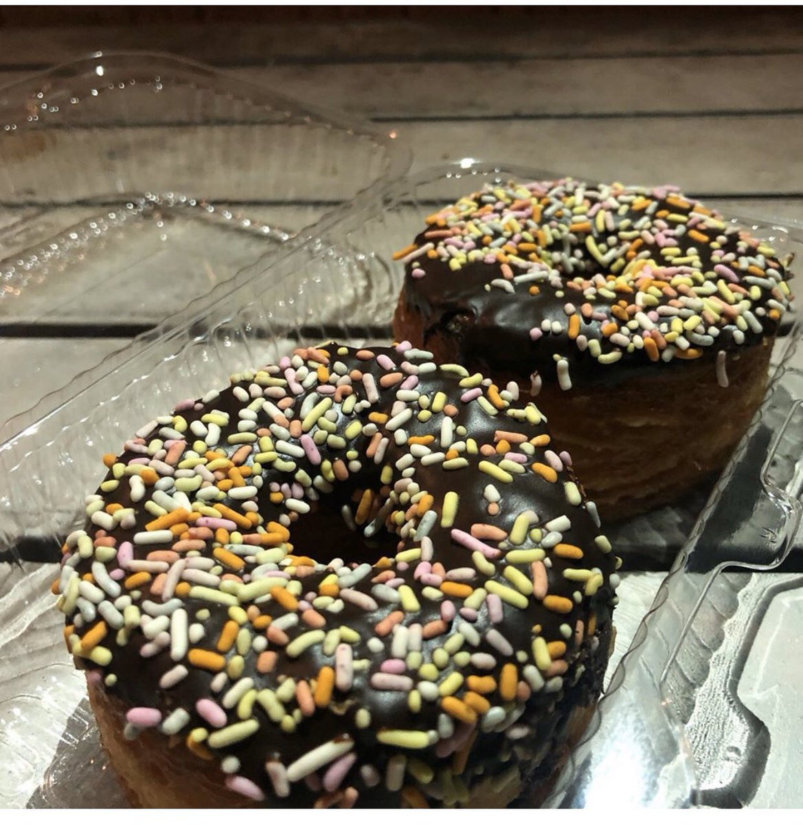 myperfectdozen's tweet image. Enjoying these delectable #donuts at Nashville’s own @Five_Daughters!