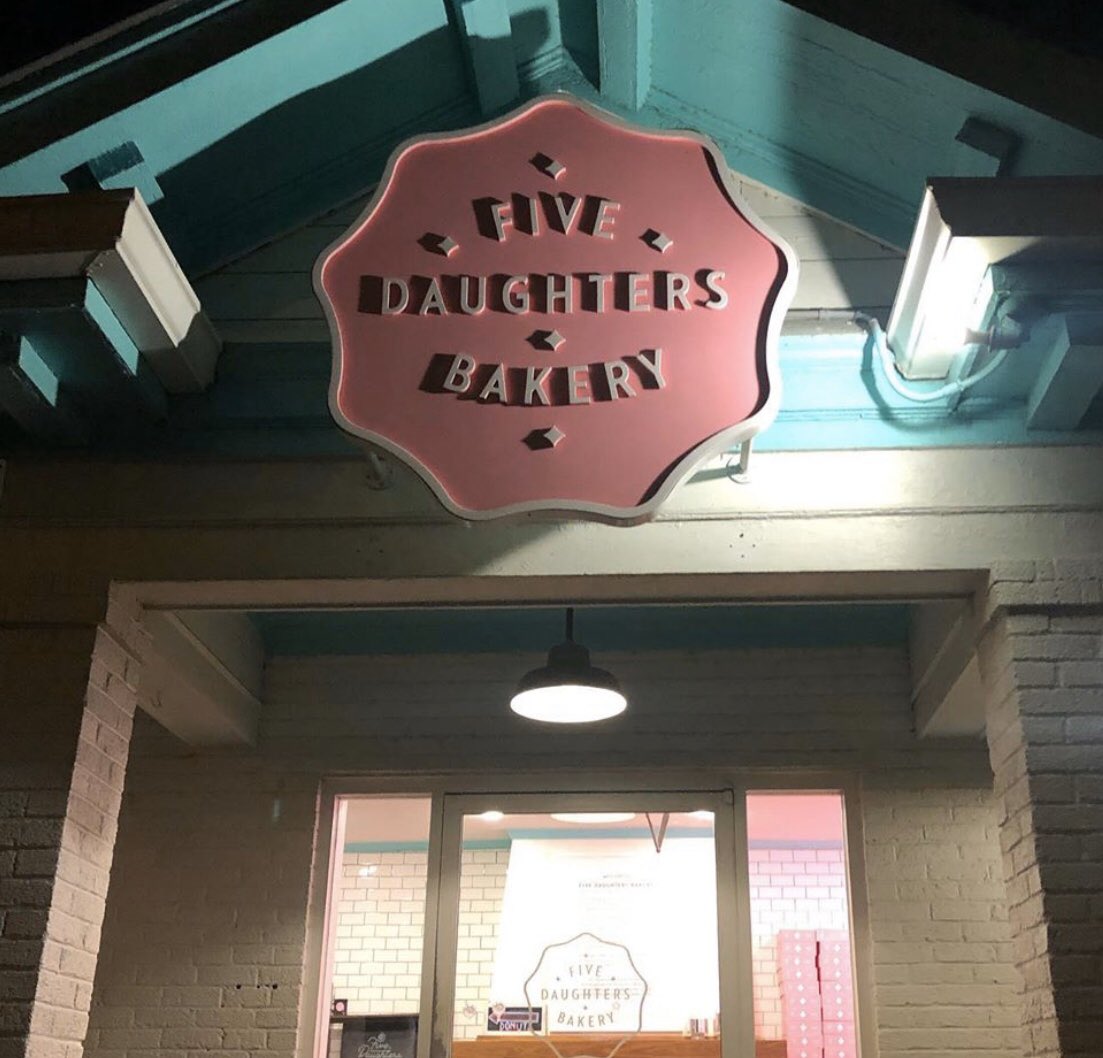 myperfectdozen's tweet image. Enjoying these delectable #donuts at Nashville’s own @Five_Daughters!