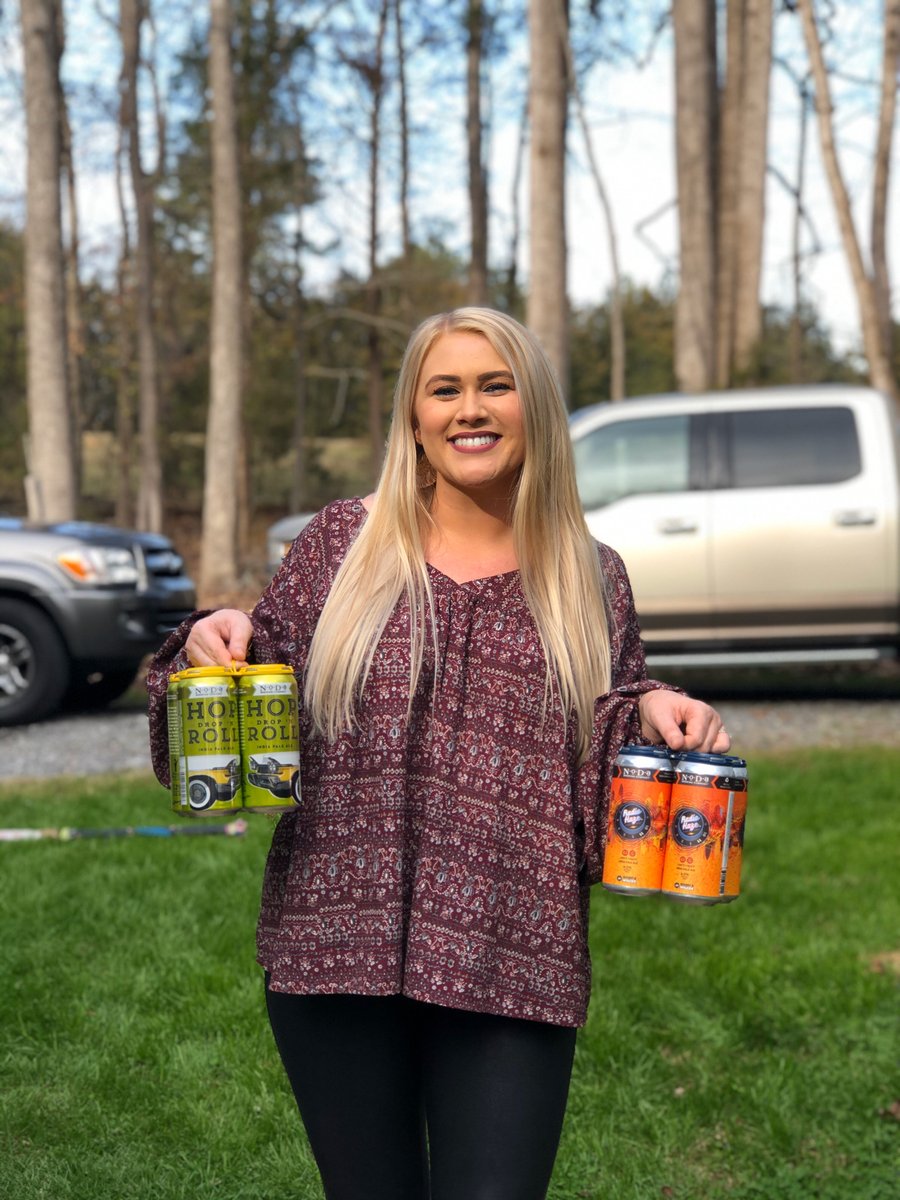 NoDaBrewing's tweet photo. Friends bring happiness into your life, but best friends bring beer. 🍻#cltbeer #nodabeer https://t.co/SYA5QTrBly