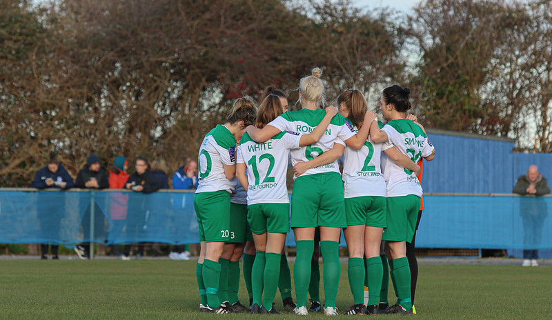 girltinyshooter's tweet photo. When you find out you not only get to photograph the @ChiCityLadiesFC but also the U15's Greens tomorrow #Bonus #happyphotographer #clubphotographer #twogames #UpThePups #UpTheChi #SundayFunday #poweredbychocolate @montezumas ⚽️📸💚 https://t.co/bSclSci6t6