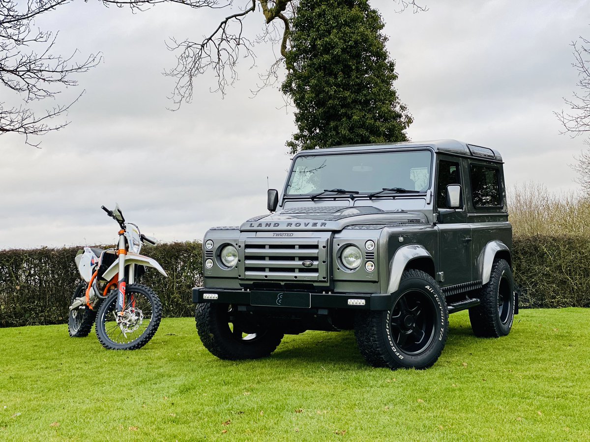 motion8cars's tweet photo. The Off-Roaders 🍂 🍃 🌳
—————————————————
#Motion8 #Motion8Cars
.
.
.
.
.
.
.
.
.
.
#defender #defender90 #twisted #twisteddefender #ktm #ktmexc350 #sixdays #exc350sixdays #countryside #country #mud #muddy #outdoors #motorcross #enduro #greenlaning #greenlane #supercars https://t.co/YgtfD9iEQT