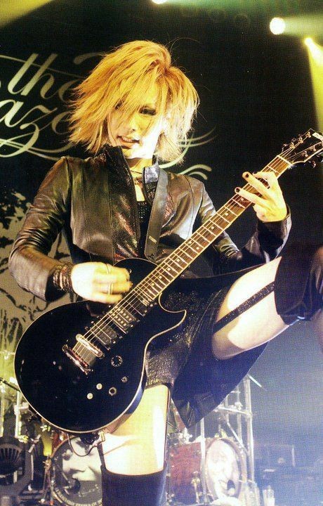 Uruha showing off his amazing thighs appreciation post