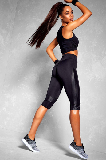 Holishop1's tweet photo. We’re so ready to get active in 2020! 💪 

Style up your gym wear with these Fit Booty Boost Wet Look Panel Gym Capri Leggings.

https://t.co/PbydAYkqUO

#Holishop #GymWear #Leggings #GymLeggings #GymOutfit https://t.co/02zQuniSgQ
