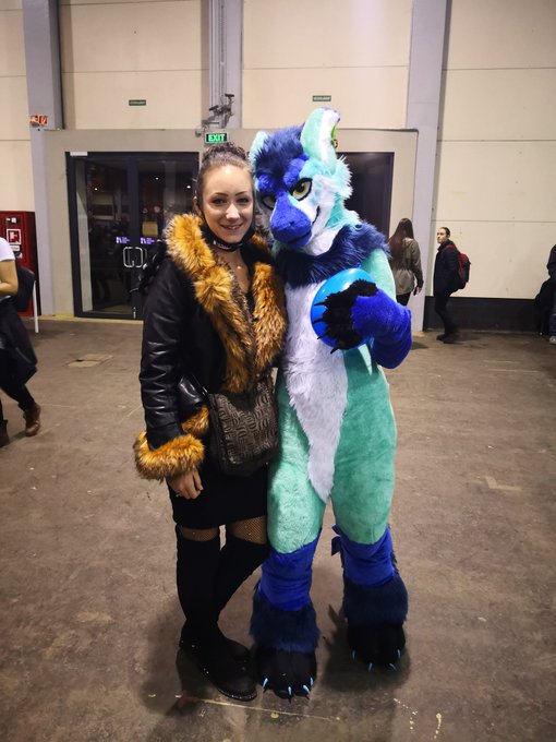 Hey guys!😘 I had a great time today at mondocon! 😍😍🥰 Thanks sister! 🤗 #smiley #sister #mondocon #fun<a href="/tag/fun"class="tags"><span>#fun</span></a><a href="/tag/cosplay"class="tags"><span>#cosplay</span></a><a href="/tag/sister"class="tags"><span>#sister</span></a><a href="/tag/smiley"class="tags"><span>#smiley</span></a><a href="/tag/amazingday"class="tags"><span>#amazingday</span></a><a href="/tag/funlife"class="tags"><span>#funlife</span></a>