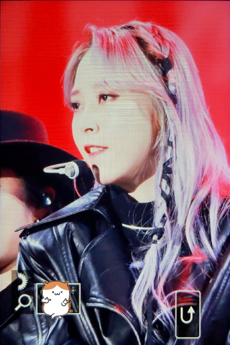 200104 골든디스크어워즈 🐹🐹🐹

#문별 #MOONBYUL #마마무
#MAMAMOO