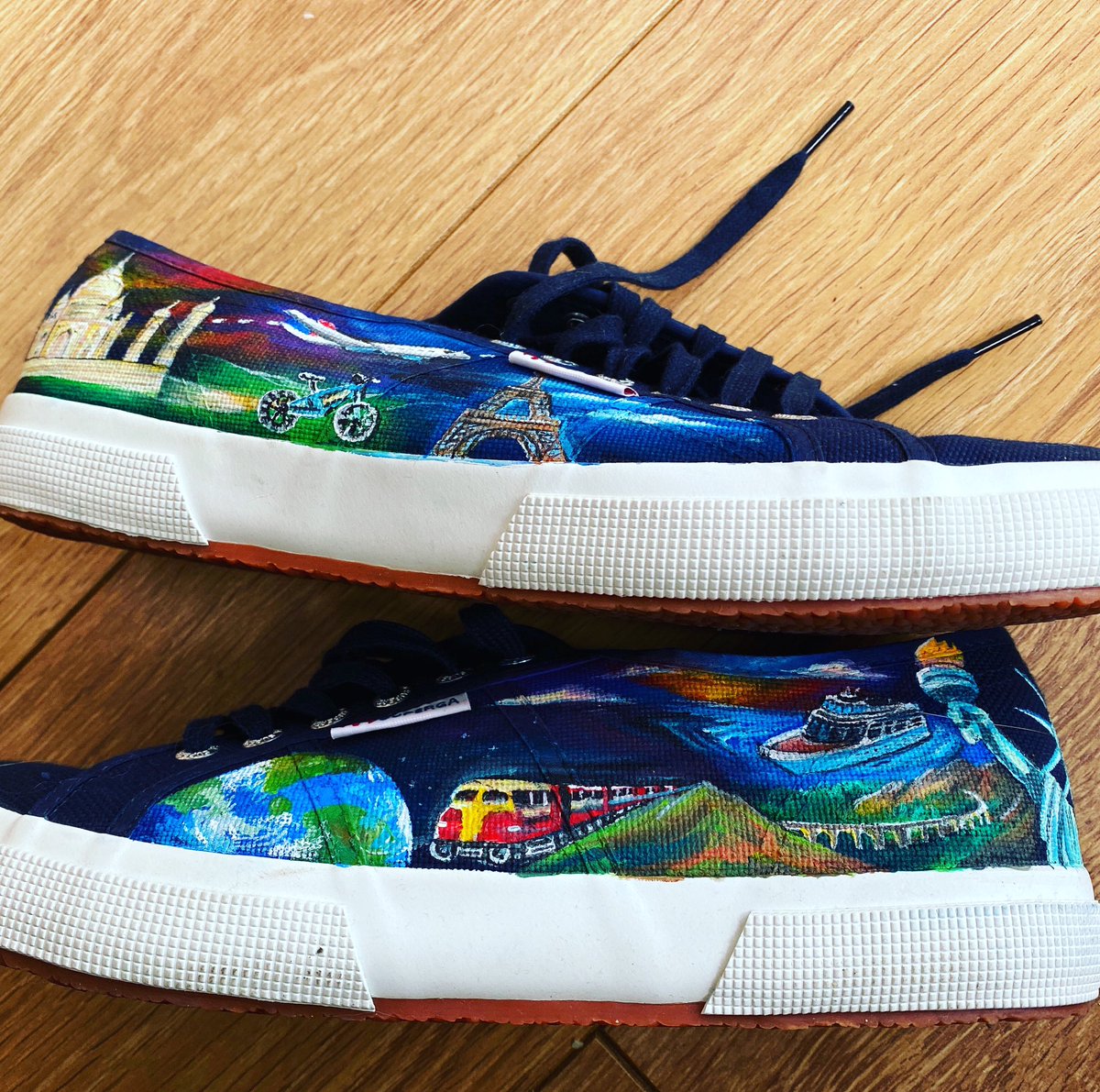 What do you get a Scottish travel writer for Xmas? Why handpainted travel themed gutties from #Gapsta of course! <a href="/TravWriters/">BGTW: British Guild of Travel Writers</a> <a href="/sevendials/">sevendials</a>