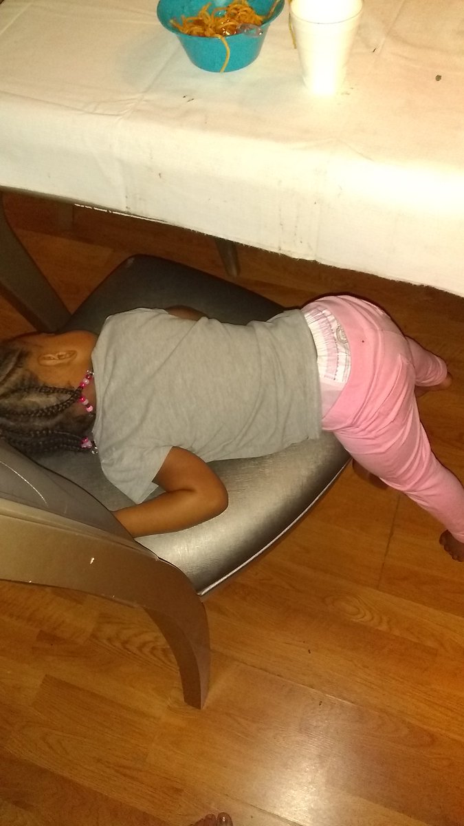 Anisa_Janay's tweet photo. Who fall asleep like me this...lol https://t.co/rF1MgtRE27