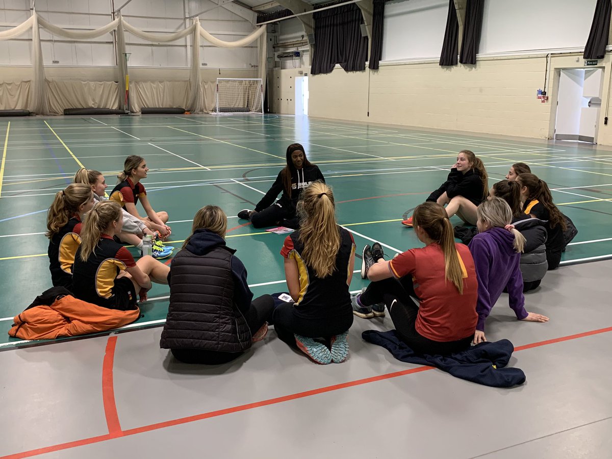 LWC_Sport's tweet photo. A fantastic session run by @Sasha_Corbin with @SoloSessionsUK 🏐 Girls had a fab time and have started the season in style ⭐️ #ThisGirlCan #LearningFromThePros https://t.co/ICoHZYRUfw