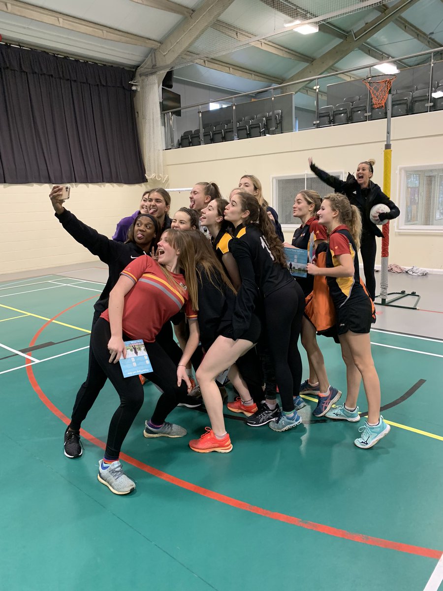 LWC_Sport's tweet photo. A fantastic session run by @Sasha_Corbin with @SoloSessionsUK 🏐 Girls had a fab time and have started the season in style ⭐️ #ThisGirlCan #LearningFromThePros https://t.co/ICoHZYRUfw