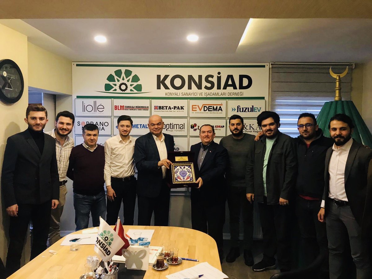 Konsiad ve Gençkonsiad Yönetim Kurulu ile birlikte  genel merkezimizde  gerçekleştirdiğimiz toplantımıza Eyüp Kaymakamımız Sn. İhsan KARA bey katılım sağladılar. Beraberinde istişare yapmış oldugumuz bir toplantı gerçekleştirdik. Bizlere eşlik ettikleri için teşekkür ederiz.