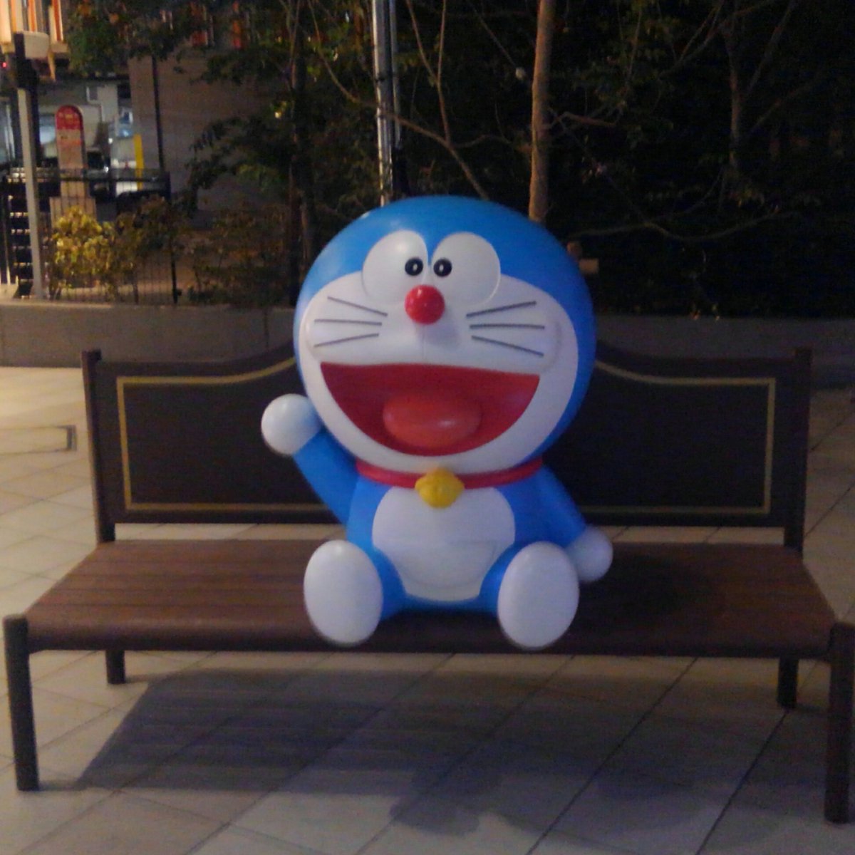 たかお ドラえもん50周年は続いていく على تويتر 駅に戻る前に夜のからくり時計も見てきました ドラえもん 未来デパート ダイバーシティ ドラえもん50周年