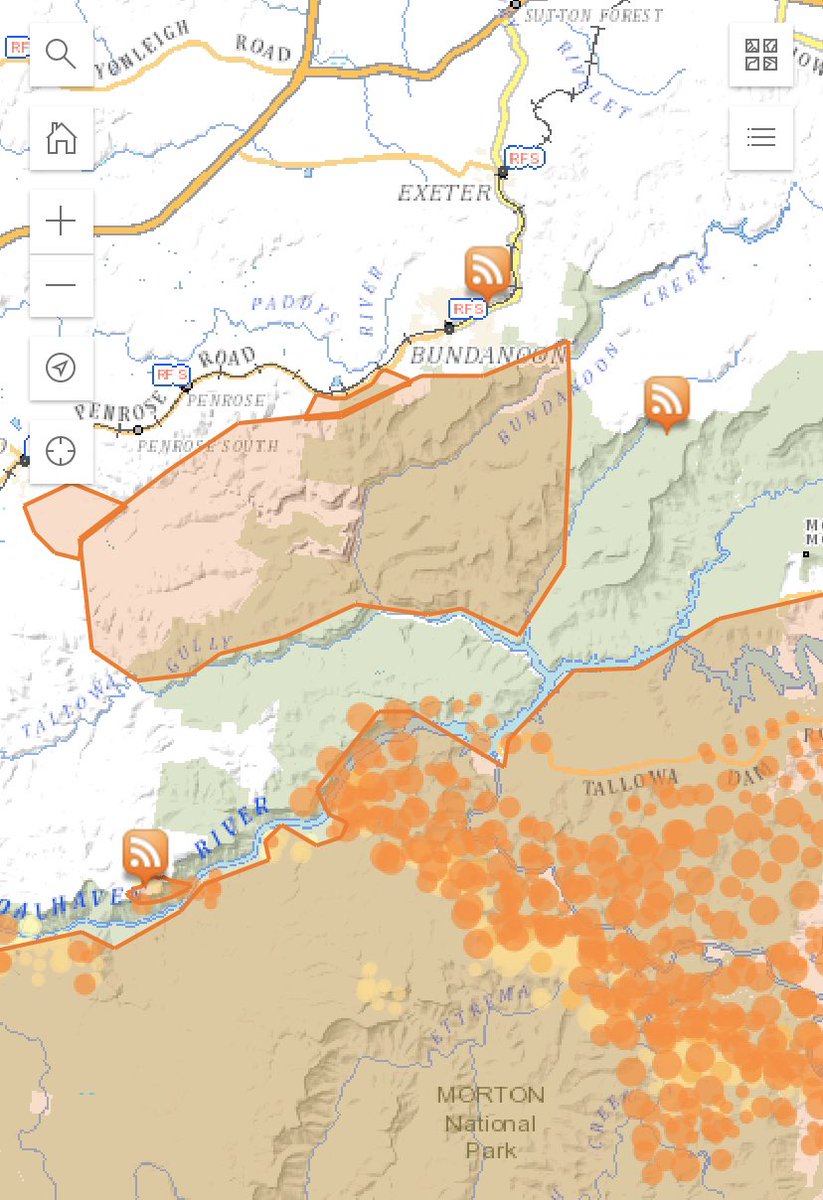 GavinCoote's tweet photo. EMERGENCY WARNING for the Morton fire, north of the Shoalhaven River. Those in Bundanoon, Exeter and Fitzroy Falls are being told it’s too leave to leave. The Hume Highway is now closed between Sutton Forest and Goulburn #nswfires @ABCemergency https://t.co/nHnM8aaozt