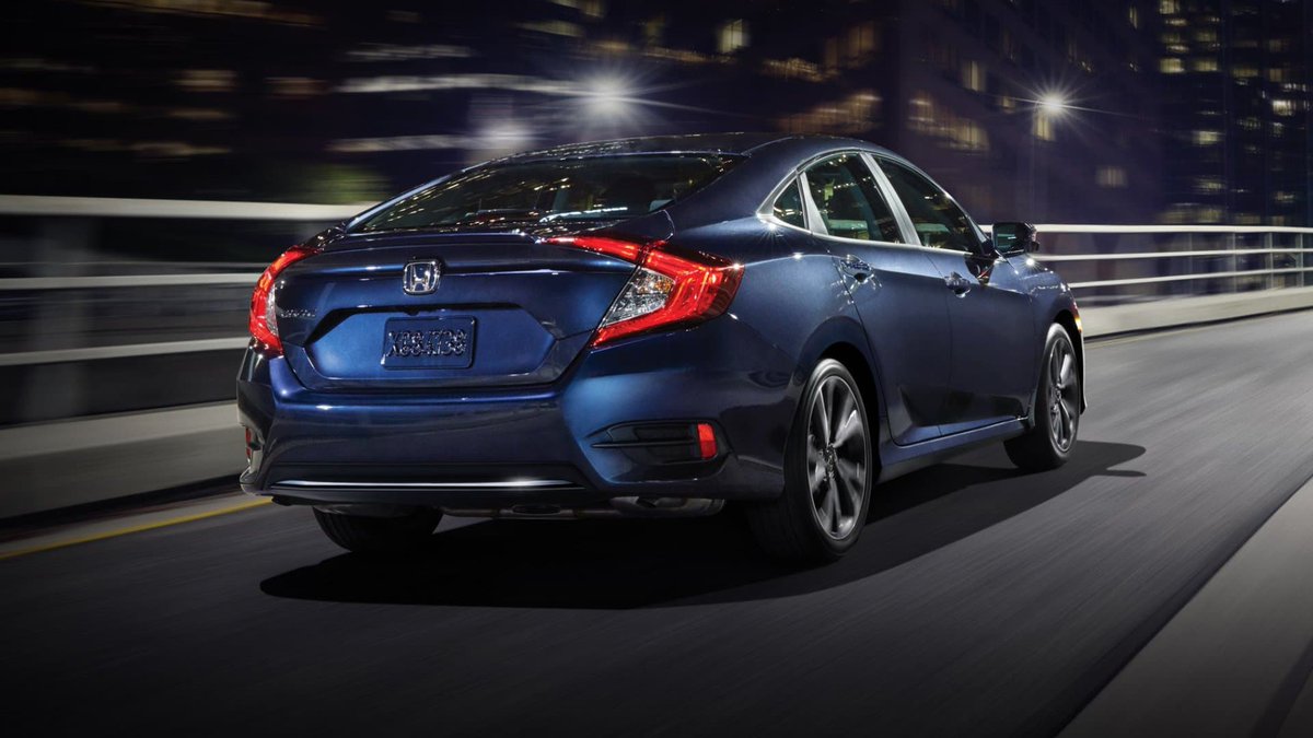 El #HondaCivic impresiona ya sea en la oficina o en una noche en la ciudad.