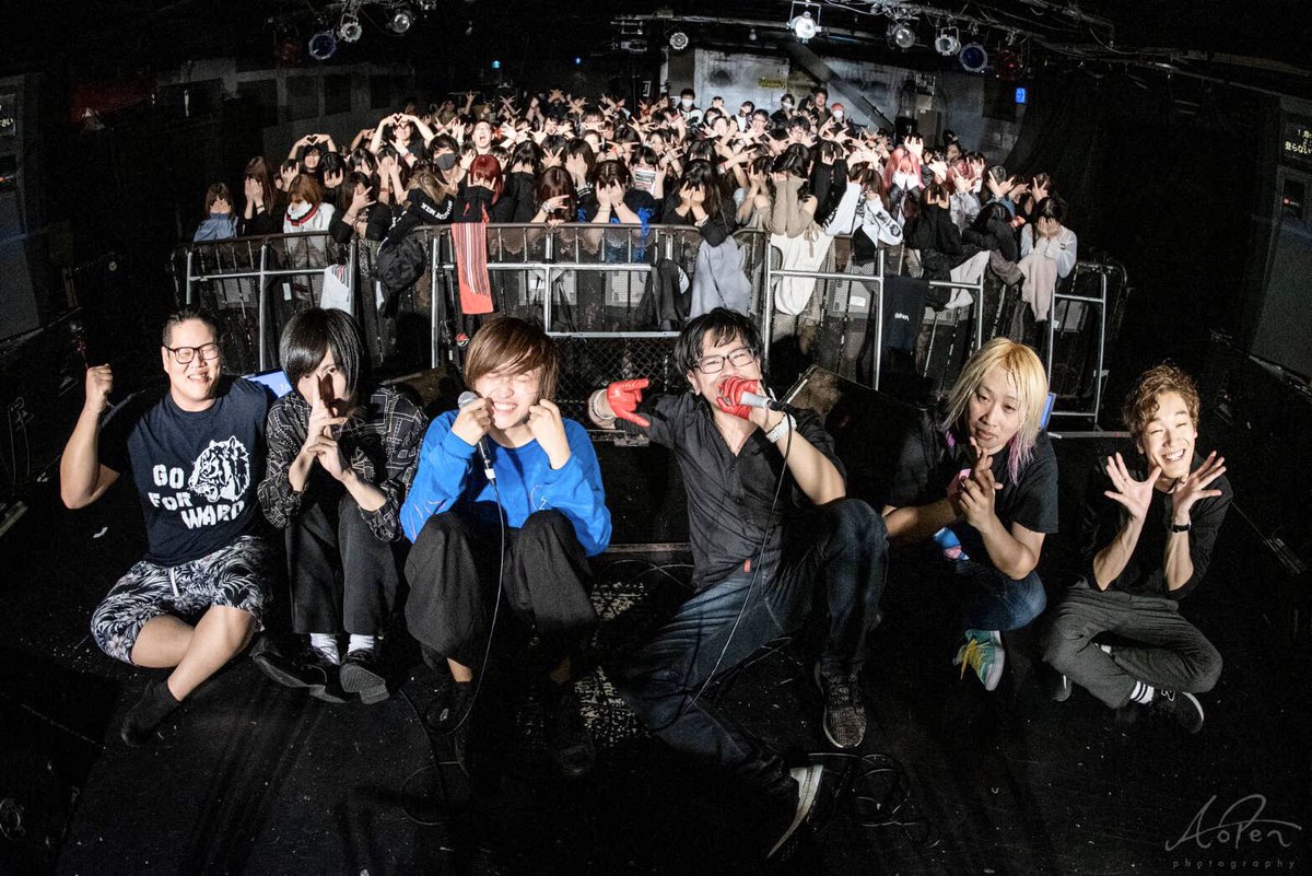 tarachioxcaffe's tweet photo. 2020年の1回目の拳ツーマンありがとうございました！！
新年からこんなにたくさんの方に来ていただいて感謝いっぱいです！
本日発表しました
次回の拳は4/11(土)名古屋になります！
チケ発は今月末辺りに予定していますので、詳細は改めて告知させていただきます！！ https://t.co/COFFMAgT06