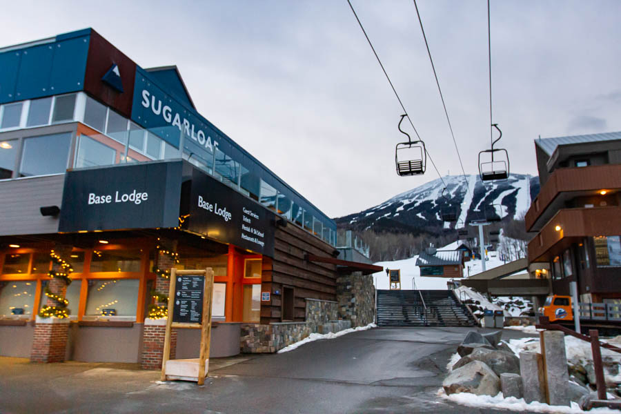 SugarloafMaine's tweet photo. We have another great day in store for us here at the Loaf with some light snow in the forecast for this afternoon/evening. Check the full report at https://t.co/NKwN2xxzU1 and don't forget your dancing shoes #dothedance #loafme https://t.co/TvidoVE7GA
