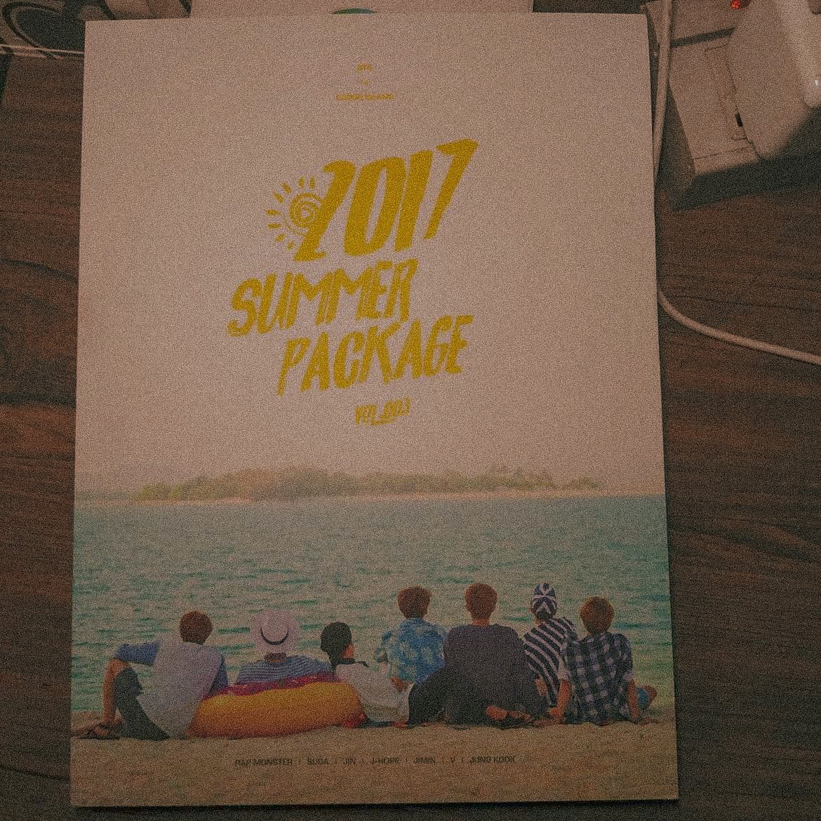 SE0KMINLIGHT's tweet photo. [ HELP RT / LFB / WTS ]

BTS SUMMER PACKAGE 2017 (CORON, PH) PHOTOBOOK - 900

(IF WANT NYO MAY CD 1200)

#BTS 
#BTSSummerPackage
#BTSSummerPackage2017 https://t.co/ubmsyS6vkg