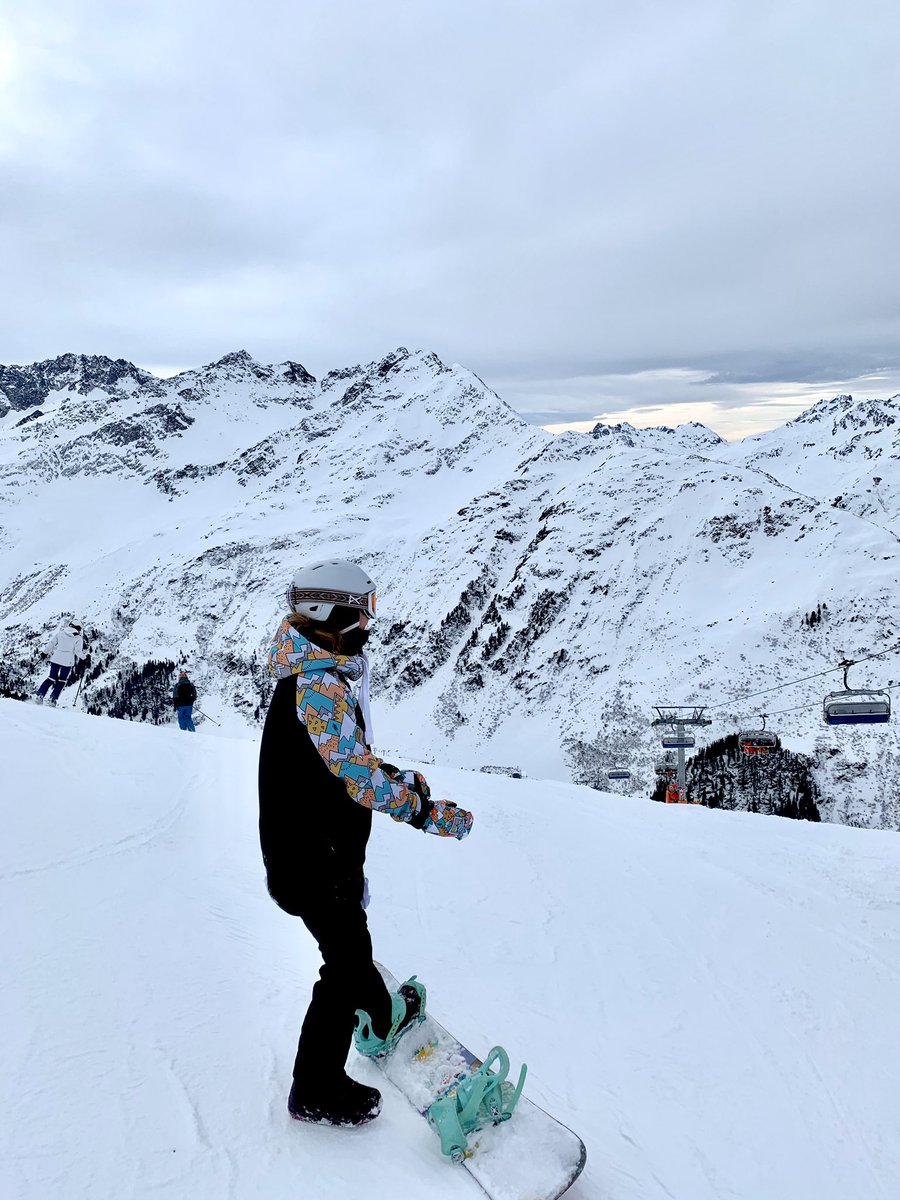 meggie270's tweet photo. An Austrian spam...because this place is too stunning to not have on my feed 😍🌄 https://t.co/cu00YBS4Af
