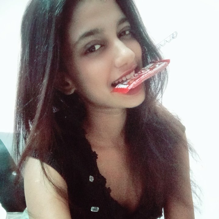 eswari_naidhu's tweet photo. KitKat #chocolatekitkat #chocolatelover https://t.co/oJjE1dRzY1