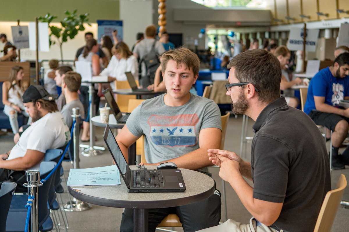 Bucks_edu's tweet image. Did you know that we have walk-in advising on all 3 campuses starting next week? 💻 If you need to register for spring semester, stop by to chat with an advisor + sign up for the classes you need! Details: bit.ly/2FioTlE #BucksCCC #SpringSemester #SpringRegistration