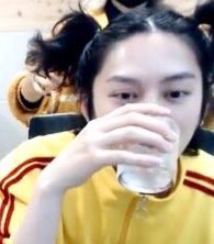 heechul called out males who persuade females to drink on his twitch live. he also told his juniors (male & females) to not drink with seniors that force them to drink & that they should respect everyone's drinking limits. he hates such behavior.