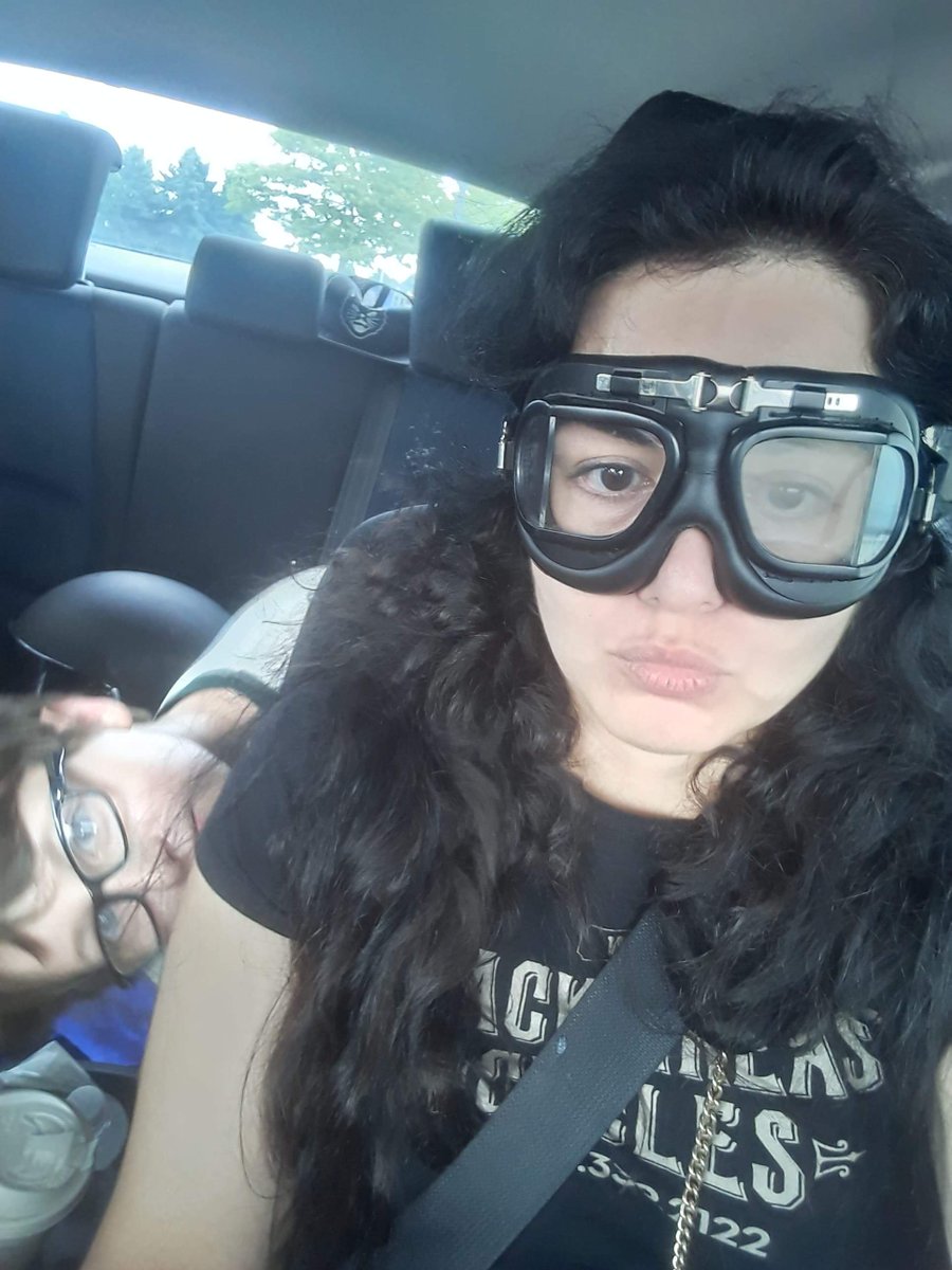 OeilPhotography's tweet photo. Jude and I are so cool. (Old pic) https://t.co/4iAjRj5XNO