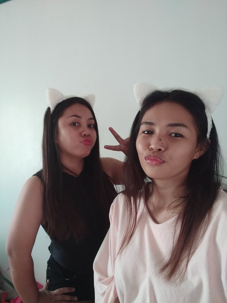 chinche0195's tweet photo. Unexpected friendship ❤ https://t.co/qCia75e8Cv