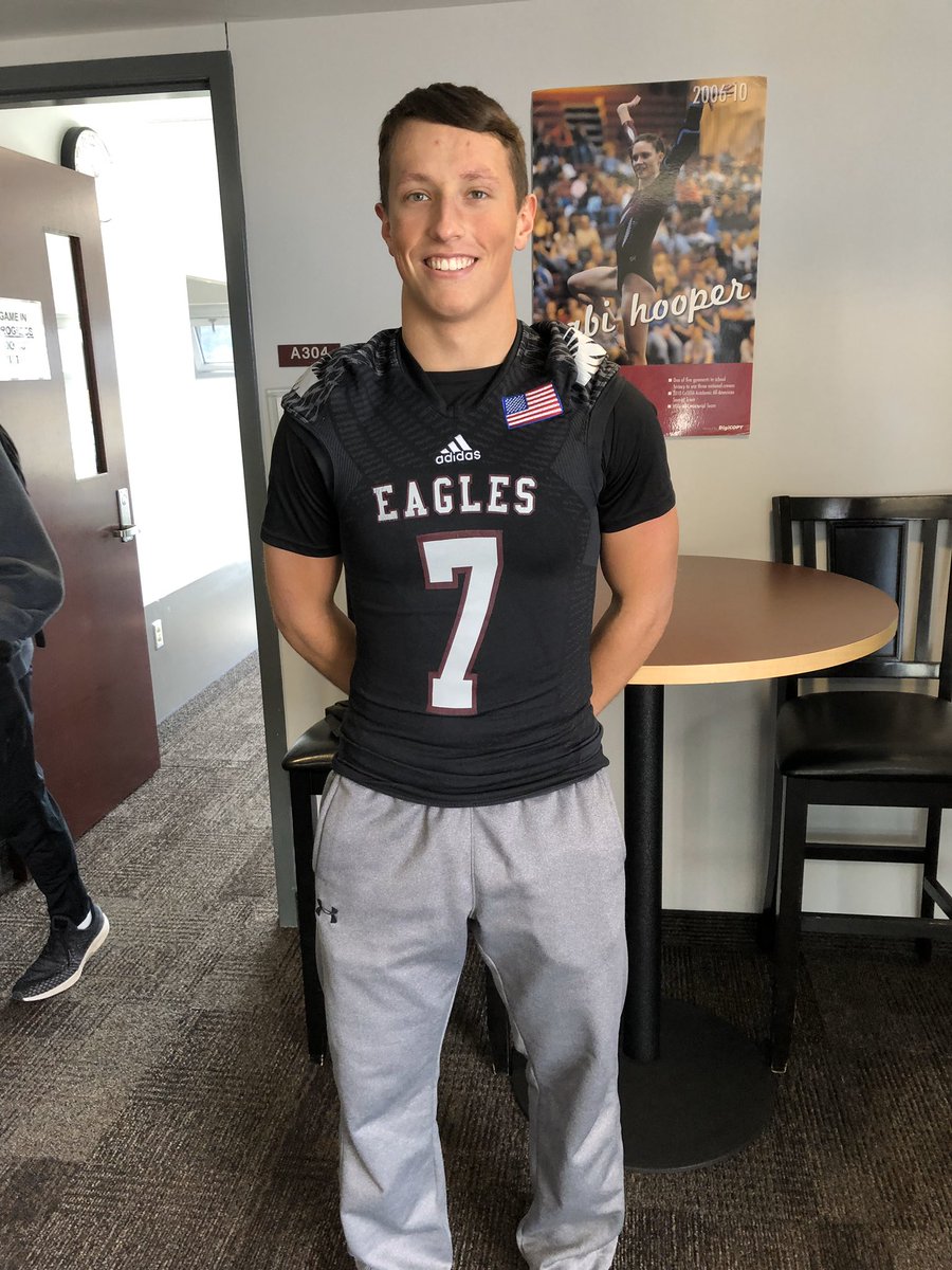 CFahnrich's tweet image. I am extremely excited and blessed to say I will be continuing my academic and football career at UW-La Crosse. Thank you so much to my parents and coaches for helping me through this process. And thank you @UWLCoachJanus @UWLEagleFB for everything and giving me this opportunity!