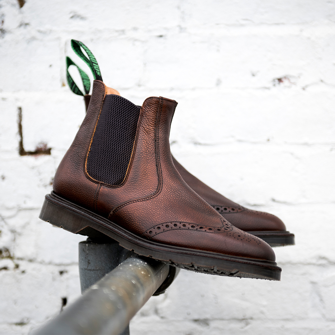 SolovairUK's tweet image. Fancy something a little different? Check out our recently launched Walnut Grained Punched Dealer Boot in our Limited Edition Collection. Tap the link (bit.ly/2SS8Um6) to take a look.
.
.
#limitededition #dealerboot #chelseaboot #mensboots #goodyearwelted #madeinengland