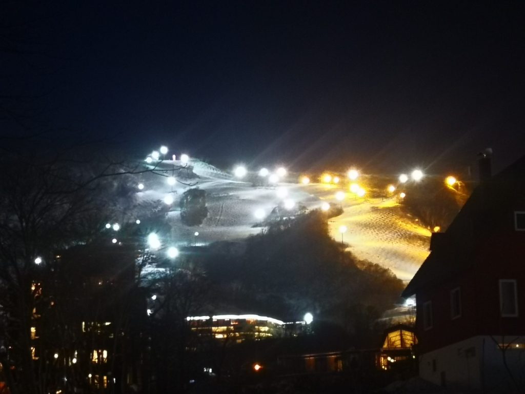 Night ski à Niseko dreamsandmoods.be/night-ski-a-ni…