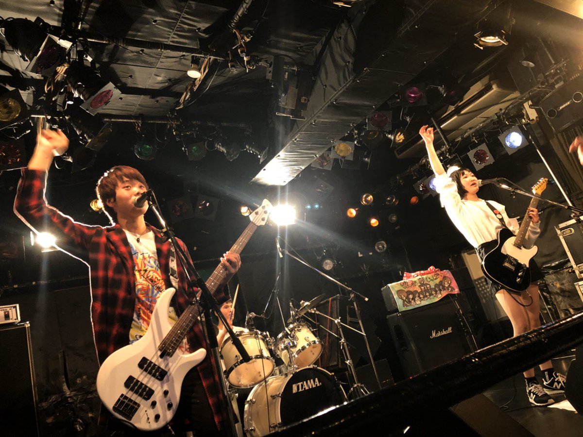 SHAKESALMON2's tweet photo. HEAVEN'S ROCK宇都宮 VJ-2ありがとうございました！今までで1番最高のライブになりました！お客さんもたくさんの方が来てくれて盛り上がり��端なかったです！最後にふさわしいライブとなりました！これからもメンバーそれぞれ音楽は続けていきますのでまた機会がありましたらよろしくお願い致します！ https://t.co/HUtCpmj1SD